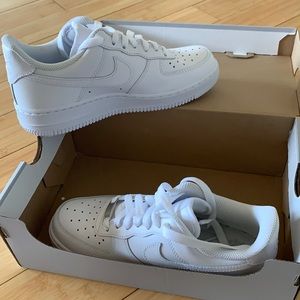 Nike Air Force 1 size 6